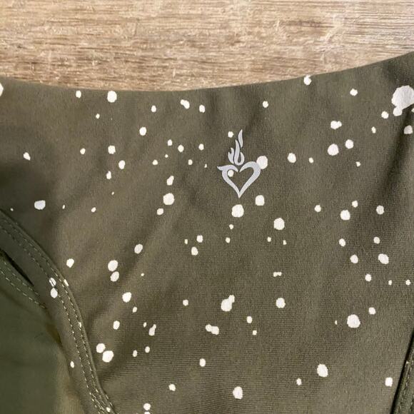 Torrid Happy Camper Olive Green Zip Front Sports Bra Size 4X Splatter Print - Picture 6 of 8